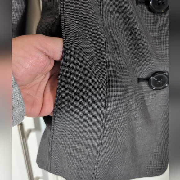 ann taylor blazer 3 button Size 4 - Picture 3 of 11